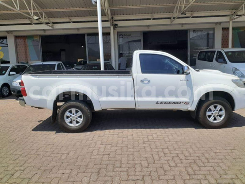 Big with watermark toyota hilux matabeleland south beitbridge 11230