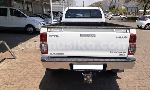 Acheter Occasion Voiture Toyota Hilux Blanc à Beitbridge, Matabeleland South Acheter Occasion Voiture Toyota Hilux Blanc à Beitbridge, Matabeleland South