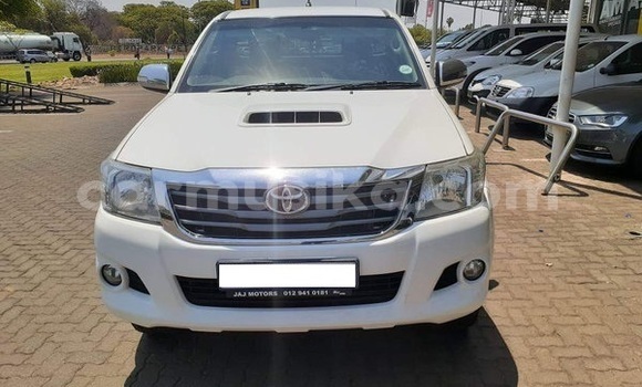 Acheter Occasion Voiture Toyota Hilux Blanc à Beitbridge, Matabeleland South Acheter Occasion Voiture Toyota Hilux Blanc à Beitbridge, Matabeleland South