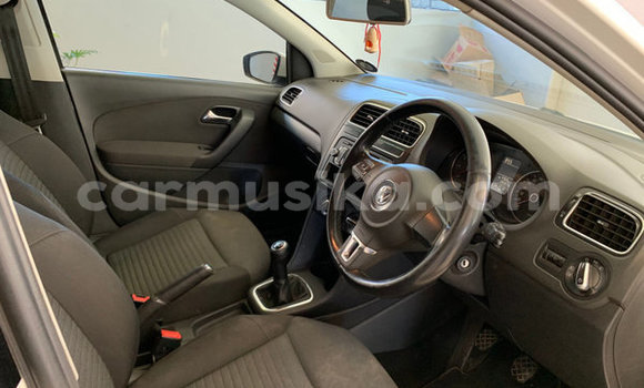 Acheter Occasion Voiture Volkswagen Polo Blanc à Beitbridge, Matabeleland South Acheter Occasion Voiture Volkswagen Polo Blanc à Beitbridge, Matabeleland South