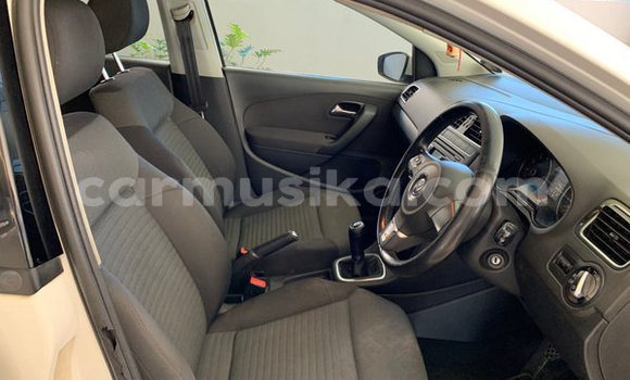 Acheter Occasion Voiture Volkswagen Polo Blanc à Beitbridge, Matabeleland South Acheter Occasion Voiture Volkswagen Polo Blanc à Beitbridge, Matabeleland South