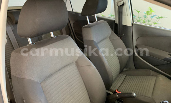 Acheter Occasion Voiture Volkswagen Polo Blanc à Beitbridge, Matabeleland South Acheter Occasion Voiture Volkswagen Polo Blanc à Beitbridge, Matabeleland South