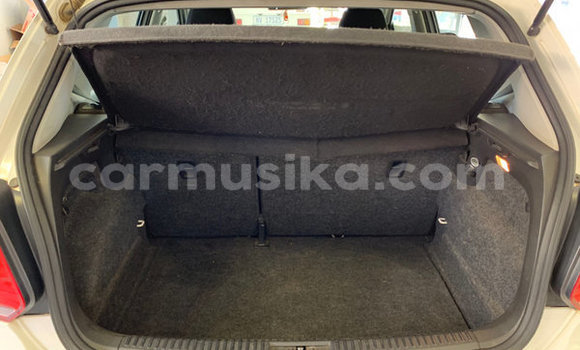 Acheter Occasion Voiture Volkswagen Polo Blanc à Beitbridge, Matabeleland South Acheter Occasion Voiture Volkswagen Polo Blanc à Beitbridge, Matabeleland South