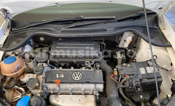 Acheter Occasion Voiture Volkswagen Polo Blanc à Beitbridge, Matabeleland South Acheter Occasion Voiture Volkswagen Polo Blanc à Beitbridge, Matabeleland South