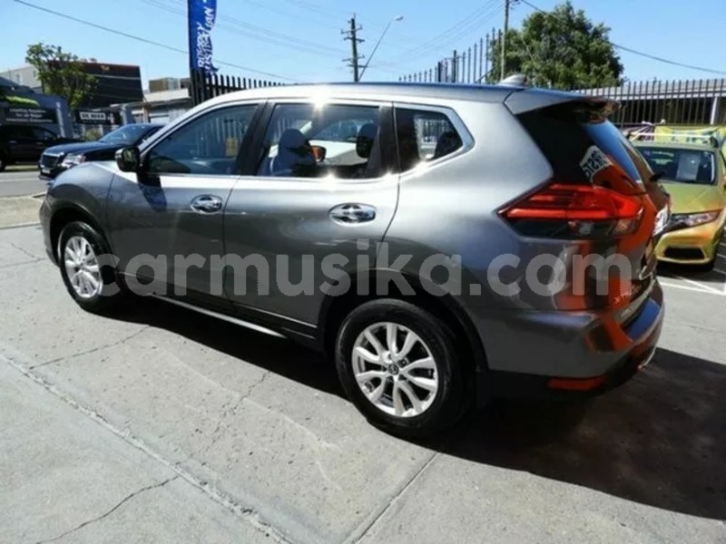 Acheter occasion voiture nissan xtrail gris à glen norah, harare