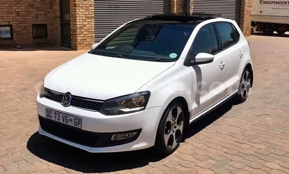 Nunua Ilio tumika Volkswagen Polo GTI Nyeupe Gari ndani ya Beitbridge nchini Matabeleland Kusini Nunua Ilio tumika Volkswagen Polo GTI Nyeupe Gari ndani ya Beitbridge nchini Matabeleland Kusini
