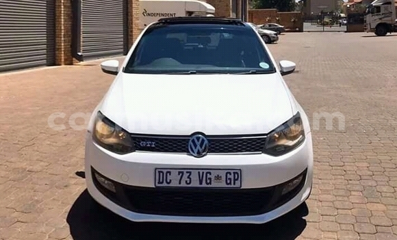Nunua Ilio tumika Volkswagen Polo GTI Nyeupe Gari ndani ya Beitbridge nchini Matabeleland Kusini Nunua Ilio tumika Volkswagen Polo GTI Nyeupe Gari ndani ya Beitbridge nchini Matabeleland Kusini