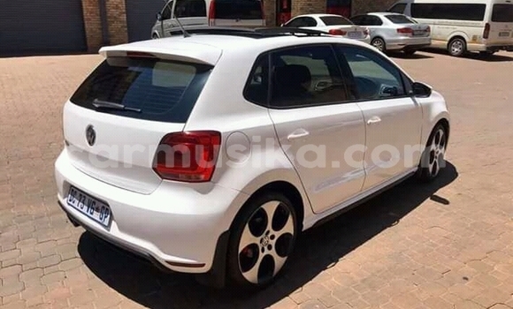 Nunua Ilio tumika Volkswagen Polo GTI Nyeupe Gari ndani ya Beitbridge nchini Matabeleland Kusini Nunua Ilio tumika Volkswagen Polo GTI Nyeupe Gari ndani ya Beitbridge nchini Matabeleland Kusini