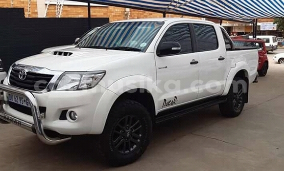 Nunua Ilio tumika Toyota Hilux Nyeupe Gari ndani ya Beitbridge nchini Matabeleland Kusini Nunua Ilio tumika Toyota Hilux Nyeupe Gari ndani ya Beitbridge nchini Matabeleland Kusini