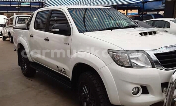 Nunua Ilio tumika Toyota Hilux Nyeupe Gari ndani ya Beitbridge nchini Matabeleland Kusini Nunua Ilio tumika Toyota Hilux Nyeupe Gari ndani ya Beitbridge nchini Matabeleland Kusini