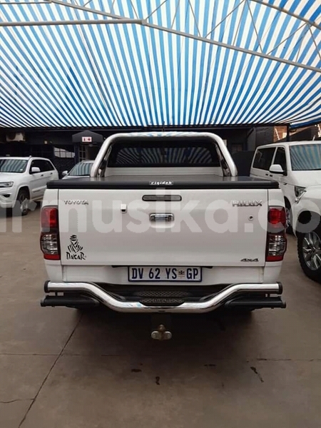 Big with watermark toyota hilux matabeleland south beitbridge 11241