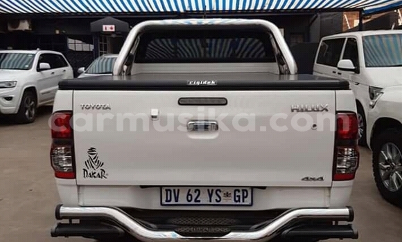 Nunua Ilio tumika Toyota Hilux Nyeupe Gari ndani ya Beitbridge nchini Matabeleland Kusini Nunua Ilio tumika Toyota Hilux Nyeupe Gari ndani ya Beitbridge nchini Matabeleland Kusini