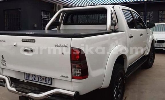 Nunua Ilio tumika Toyota Hilux Nyeupe Gari ndani ya Beitbridge nchini Matabeleland Kusini Nunua Ilio tumika Toyota Hilux Nyeupe Gari ndani ya Beitbridge nchini Matabeleland Kusini