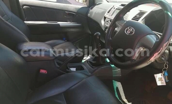 Nunua Ilio tumika Toyota Hilux Nyeupe Gari ndani ya Beitbridge nchini Matabeleland Kusini Nunua Ilio tumika Toyota Hilux Nyeupe Gari ndani ya Beitbridge nchini Matabeleland Kusini