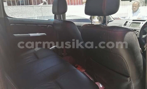 Nunua Ilio tumika Toyota Hilux Nyeupe Gari ndani ya Beitbridge nchini Matabeleland Kusini Nunua Ilio tumika Toyota Hilux Nyeupe Gari ndani ya Beitbridge nchini Matabeleland Kusini