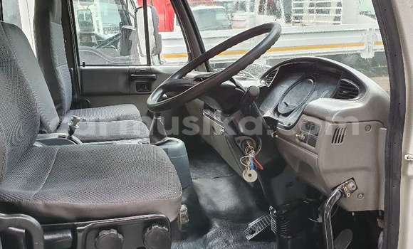 Acheter Occasion Utilitaire Nissan UD Blanc à Beitbridge, Matabeleland South Acheter Occasion Utilitaire Nissan UD Blanc à Beitbridge, Matabeleland South