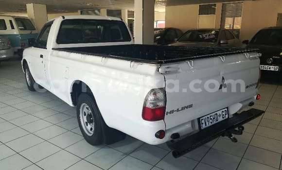 Acheter Occasion Voiture Mitsubishi Colt Blanc à Beitbridge, Matabeleland South Acheter Occasion Voiture Mitsubishi Colt Blanc à Beitbridge, Matabeleland South