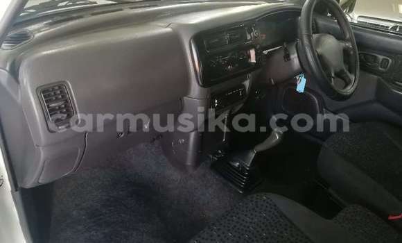 Acheter Occasion Voiture Mitsubishi Colt Blanc à Beitbridge, Matabeleland South Acheter Occasion Voiture Mitsubishi Colt Blanc à Beitbridge, Matabeleland South