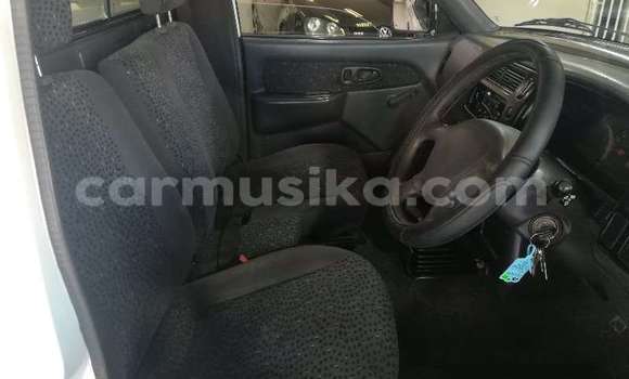 Acheter Occasion Voiture Mitsubishi Colt Blanc à Beitbridge, Matabeleland South Acheter Occasion Voiture Mitsubishi Colt Blanc à Beitbridge, Matabeleland South