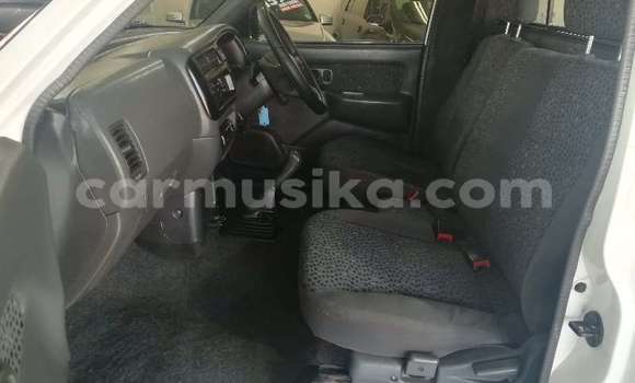 Acheter Occasion Voiture Mitsubishi Colt Blanc à Beitbridge, Matabeleland South Acheter Occasion Voiture Mitsubishi Colt Blanc à Beitbridge, Matabeleland South