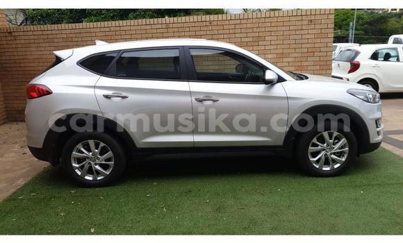 Acheter Occasion Voiture Hyundai Tucson Blanc à Beitbridge, Matabeleland South Acheter Occasion Voiture Hyundai Tucson Blanc à Beitbridge, Matabeleland South