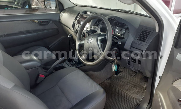 Acheter Occasion Voiture Toyota Hilux Blanc à Beitbridge, Matabeleland South Acheter Occasion Voiture Toyota Hilux Blanc à Beitbridge, Matabeleland South