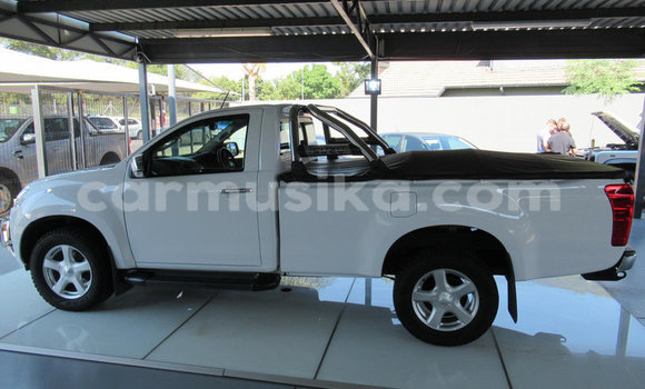 Acheter Occasion Voiture Isuzu KB Blanc à Beitbridge, Matabeleland South Acheter Occasion Voiture Isuzu KB Blanc à Beitbridge, Matabeleland South