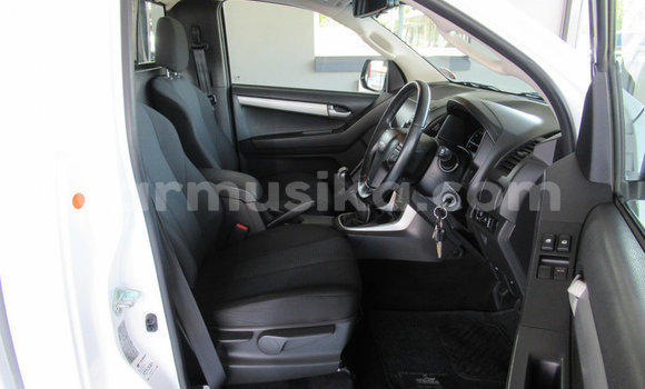 Acheter Occasion Voiture Isuzu KB Blanc à Beitbridge, Matabeleland South Acheter Occasion Voiture Isuzu KB Blanc à Beitbridge, Matabeleland South