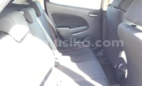 Tenga Tsaru Mazda 2 Zvimwe Mota in Beitbridge in Matabeleland South Tenga Tsaru Mazda 2 Zvimwe Mota in Beitbridge in Matabeleland South