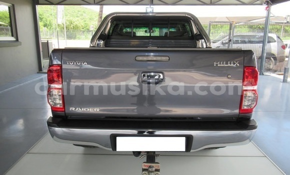 Tenga Tsaru Toyota Hilux Zvimwe Mota in Beitbridge in Matabeleland South Tenga Tsaru Toyota Hilux Zvimwe Mota in Beitbridge in Matabeleland South