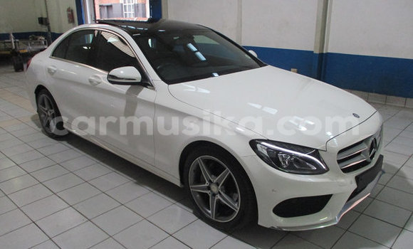 Tenga Tsaru Mercedes‒Benz C–Class Chena Mota in Beitbridge in Matabeleland South Tenga Tsaru Mercedes‒Benz C–Class Chena Mota in Beitbridge in Matabeleland South