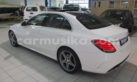Tenga Tsaru Mercedes‒Benz C–Class Chena Mota in Beitbridge in Matabeleland South Tenga Tsaru Mercedes‒Benz C–Class Chena Mota in Beitbridge in Matabeleland South