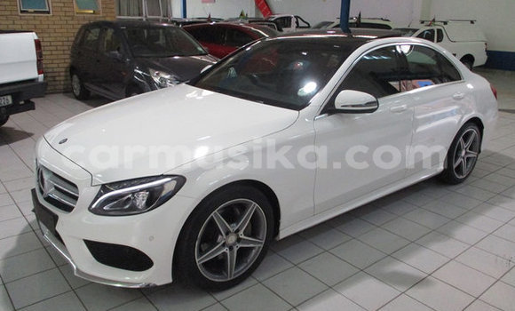 Tenga Tsaru Mercedes‒Benz C–Class Chena Mota in Beitbridge in Matabeleland South Tenga Tsaru Mercedes‒Benz C–Class Chena Mota in Beitbridge in Matabeleland South