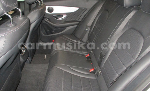 Tenga Tsaru Mercedes‒Benz C–Class Chena Mota in Beitbridge in Matabeleland South Tenga Tsaru Mercedes‒Benz C–Class Chena Mota in Beitbridge in Matabeleland South