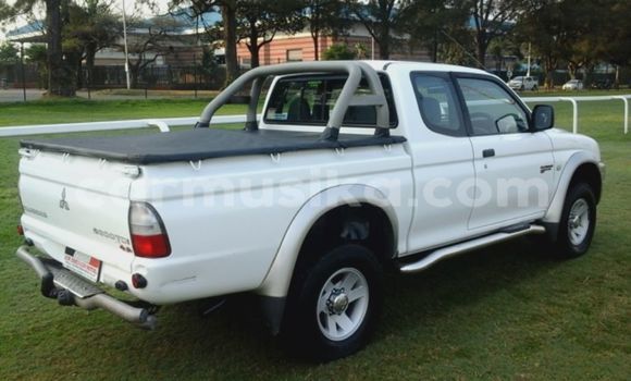 Buy Used Mitsubishi Colt Other Car in Beitbridge in Matabeleland South Buy Used Mitsubishi Colt Other Car in Beitbridge in Matabeleland South