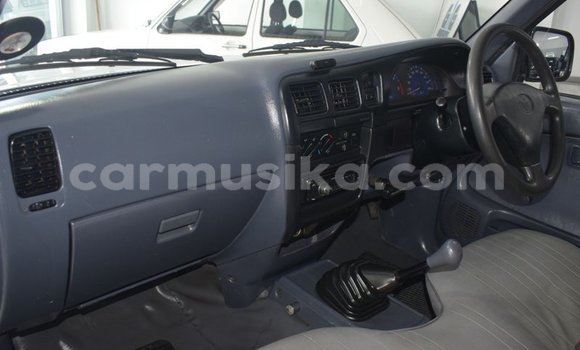 Acheter Occasion Voiture Toyota Hilux Blanc à Beitbridge, Matabeleland South Acheter Occasion Voiture Toyota Hilux Blanc à Beitbridge, Matabeleland South