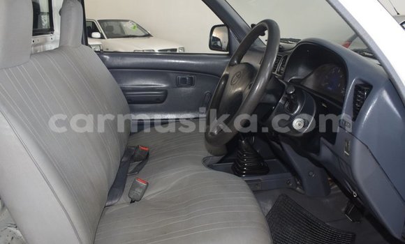 Acheter Occasion Voiture Toyota Hilux Blanc à Beitbridge, Matabeleland South Acheter Occasion Voiture Toyota Hilux Blanc à Beitbridge, Matabeleland South