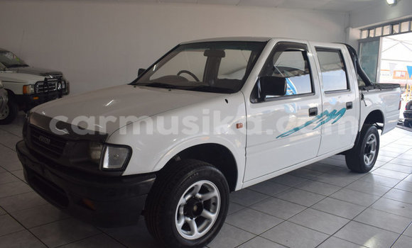 Nunua Ilio tumika Isuzu KB Nyeupe Gari ndani ya Beitbridge nchini Matabeleland Kusini Nunua Ilio tumika Isuzu KB Nyeupe Gari ndani ya Beitbridge nchini Matabeleland Kusini