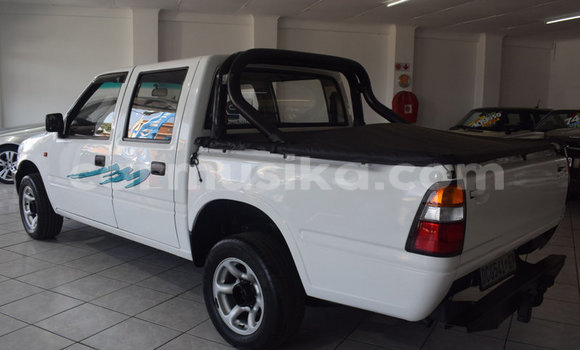 Nunua Ilio tumika Isuzu KB Nyeupe Gari ndani ya Beitbridge nchini Matabeleland Kusini Nunua Ilio tumika Isuzu KB Nyeupe Gari ndani ya Beitbridge nchini Matabeleland Kusini