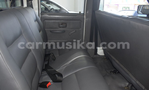 Nunua Ilio tumika Isuzu KB Nyeupe Gari ndani ya Beitbridge nchini Matabeleland Kusini Nunua Ilio tumika Isuzu KB Nyeupe Gari ndani ya Beitbridge nchini Matabeleland Kusini