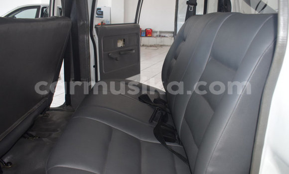 Nunua Ilio tumika Isuzu KB Nyeupe Gari ndani ya Beitbridge nchini Matabeleland Kusini Nunua Ilio tumika Isuzu KB Nyeupe Gari ndani ya Beitbridge nchini Matabeleland Kusini