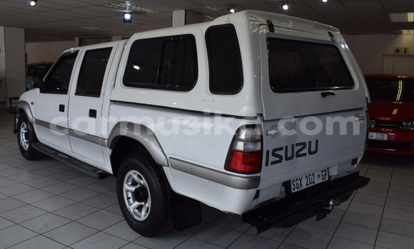 Acheter Occasion Voiture Isuzu KB Blanc à Beitbridge, Matabeleland South Acheter Occasion Voiture Isuzu KB Blanc à Beitbridge, Matabeleland South