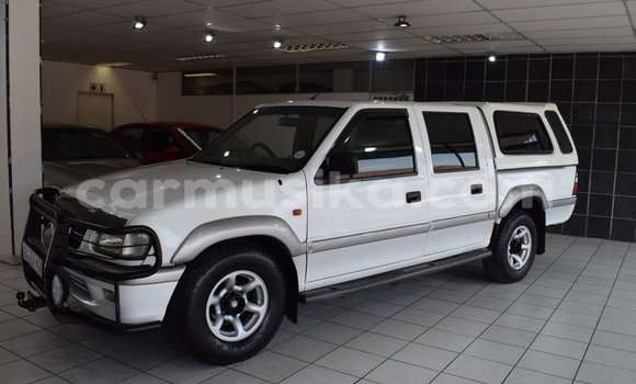 Acheter Occasion Voiture Isuzu KB Blanc à Beitbridge, Matabeleland South Acheter Occasion Voiture Isuzu KB Blanc à Beitbridge, Matabeleland South