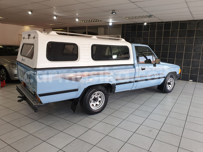 Big with watermark toyota hilux matabeleland south beitbridge 11276