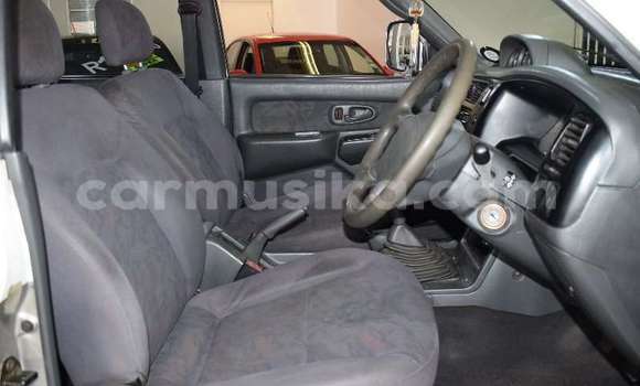 Acheter Occasion Voiture Mitsubishi Colt Rouge à Beitbridge, Matabeleland South Acheter Occasion Voiture Mitsubishi Colt Rouge à Beitbridge, Matabeleland South