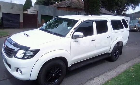 Tenga Tsaru Toyota Hilux Chena Mota in Beitbridge in Matabeleland South Tenga Tsaru Toyota Hilux Chena Mota in Beitbridge in Matabeleland South