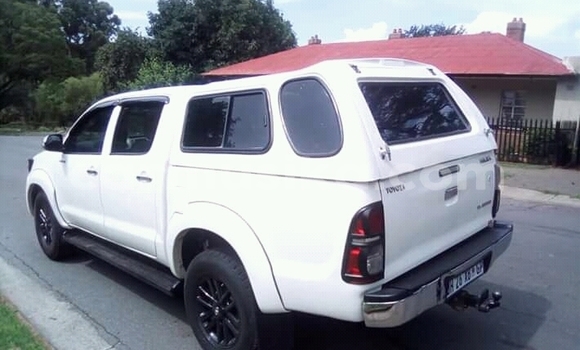 Tenga Tsaru Toyota Hilux Chena Mota in Beitbridge in Matabeleland South Tenga Tsaru Toyota Hilux Chena Mota in Beitbridge in Matabeleland South