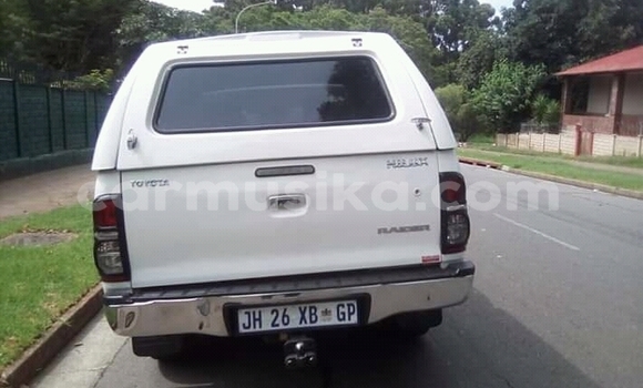 Tenga Tsaru Toyota Hilux Chena Mota in Beitbridge in Matabeleland South Tenga Tsaru Toyota Hilux Chena Mota in Beitbridge in Matabeleland South