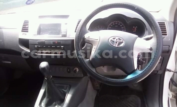 Tenga Tsaru Toyota Hilux Chena Mota in Beitbridge in Matabeleland South Tenga Tsaru Toyota Hilux Chena Mota in Beitbridge in Matabeleland South