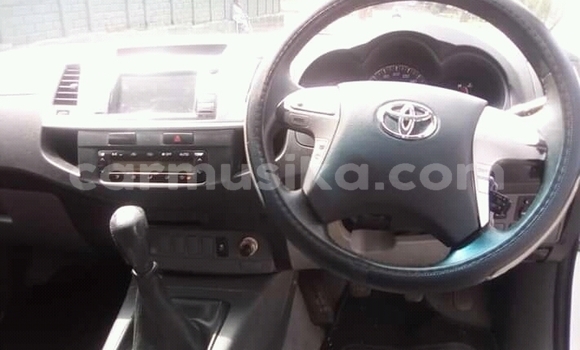 Tenga Tsaru Toyota Hilux Chena Mota in Beitbridge in Matabeleland South Tenga Tsaru Toyota Hilux Chena Mota in Beitbridge in Matabeleland South